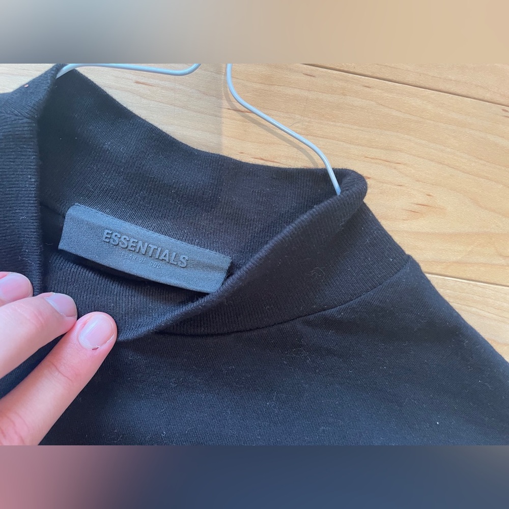 Essentials Fear Of God Black Tee - Picture 2 of 4